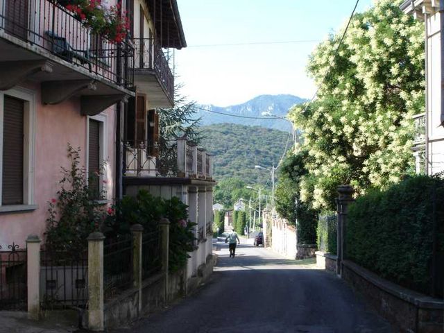 Durchfahrt Bedero mit Blick auf den Campo Dei Fiori