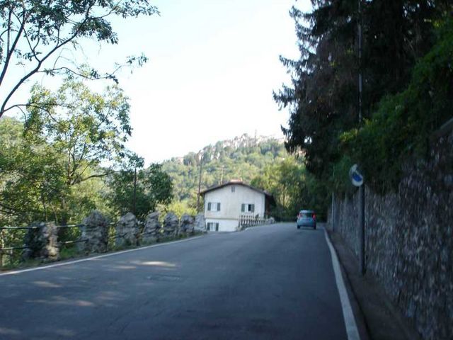 Steile Rampe vor dem Abzeig Sacro Monte