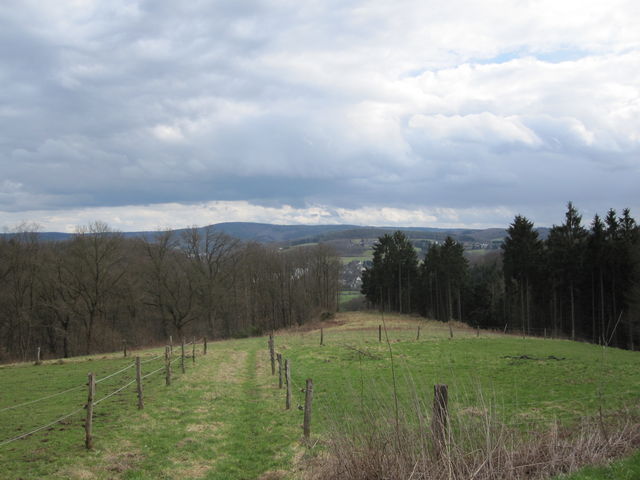 Blick zurück in den Westerwald mit der Höhensteine.