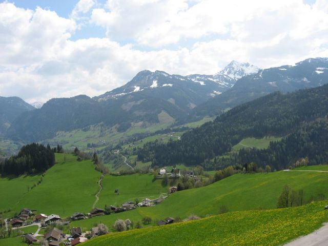 Blick auf Eschenau, die Bernkogel im Hintergrund.