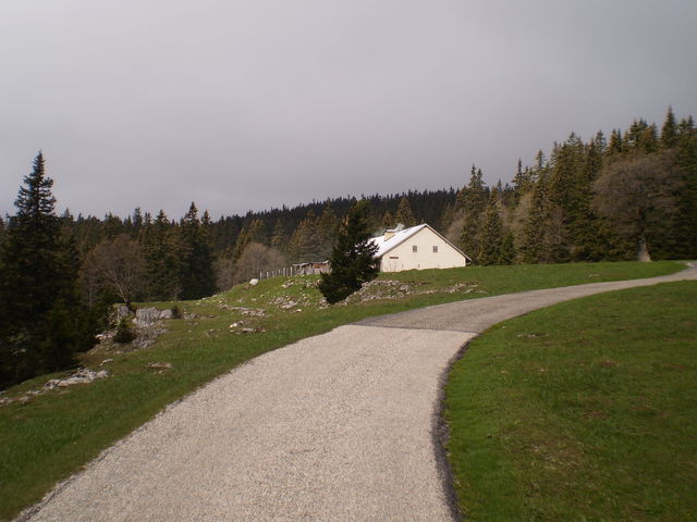 Der letzte Bauernhof vor dem Chalet du Mont Tendre.