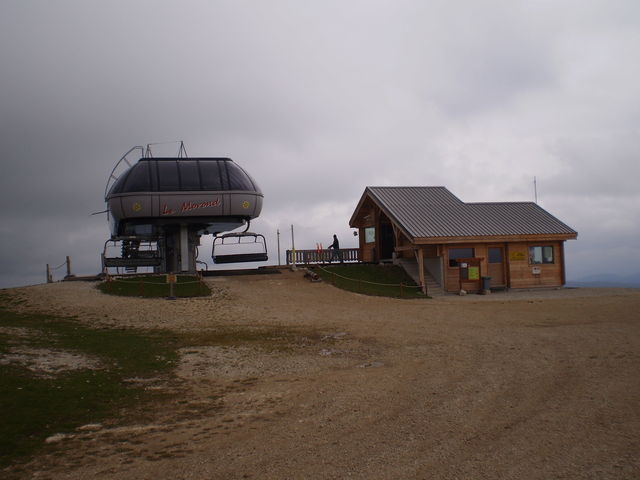 Die Bergstation des Sessellifts.