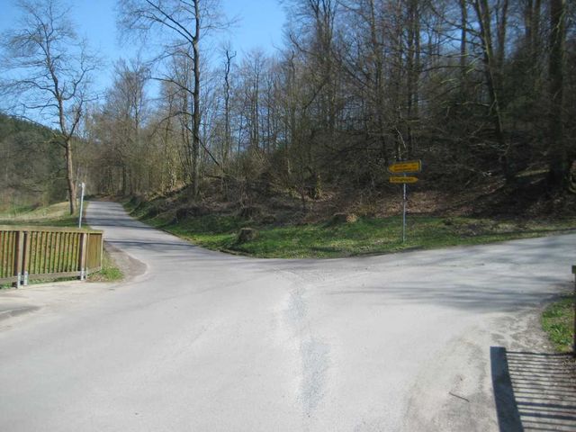 Ortsausgang Gimborn, der Weg führt von hier nach links