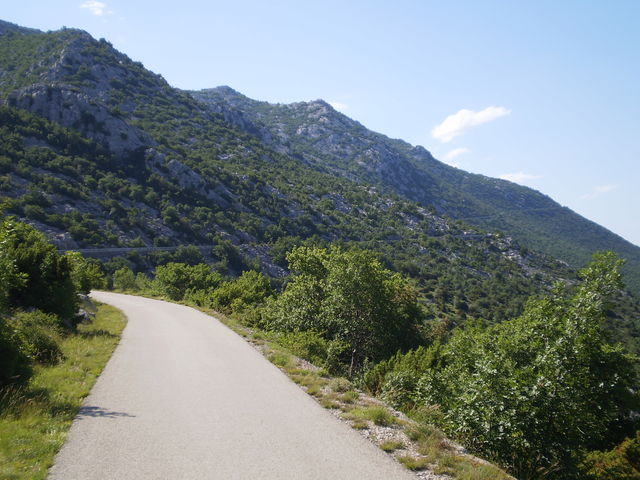 Die lange Gerade oberhalb der Adriatischen Küstenstraße.