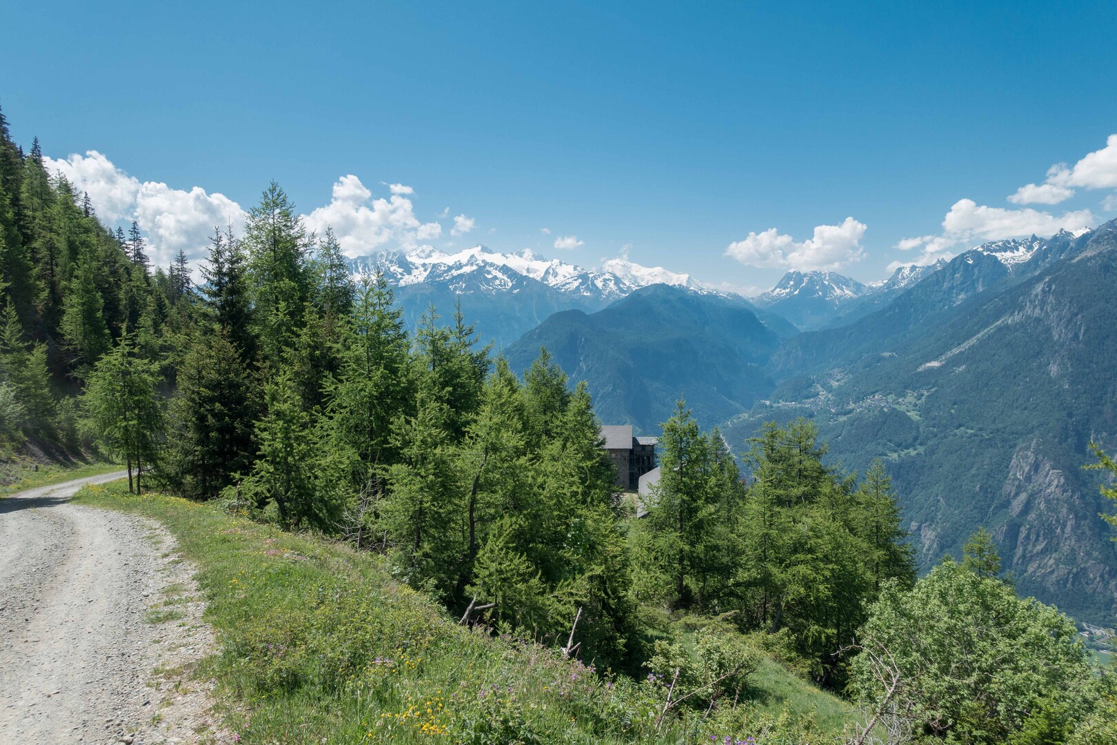 Nach den Kohlenminen taucht auch noch der Mont Blanc auf