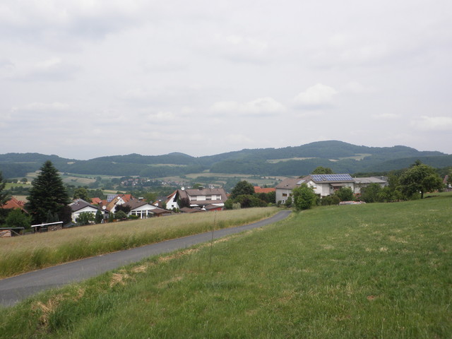 Blick über Schwarzbach hinweg in die Vorrhön