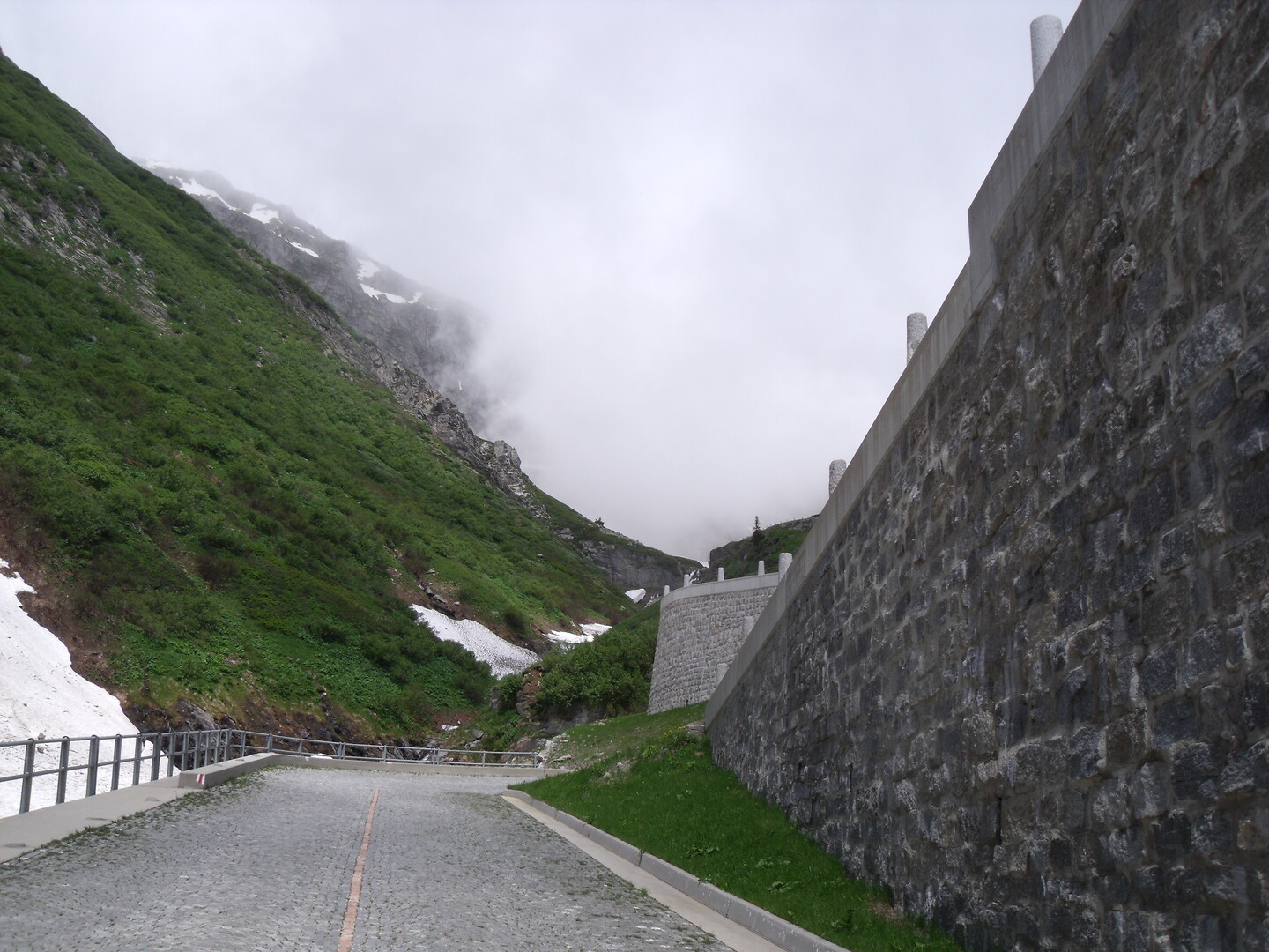 Auffahrt zum Gotthard durch das Val Tremola