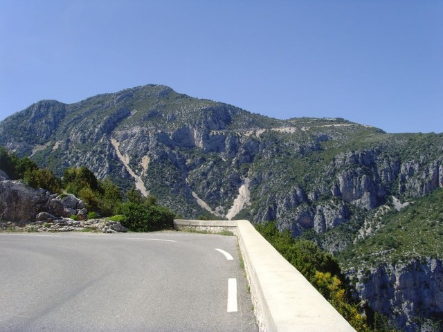 Route des Cretes. Blick von der Corniche de Sublime gegen die Route des Cretes