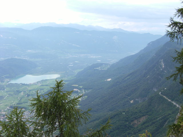 Blick vom Monte Penegal zum Kalterer See