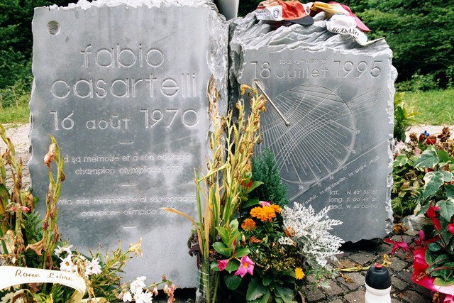 Denkmal für Fabio Casartelli auf der Westrampe vom Portet d