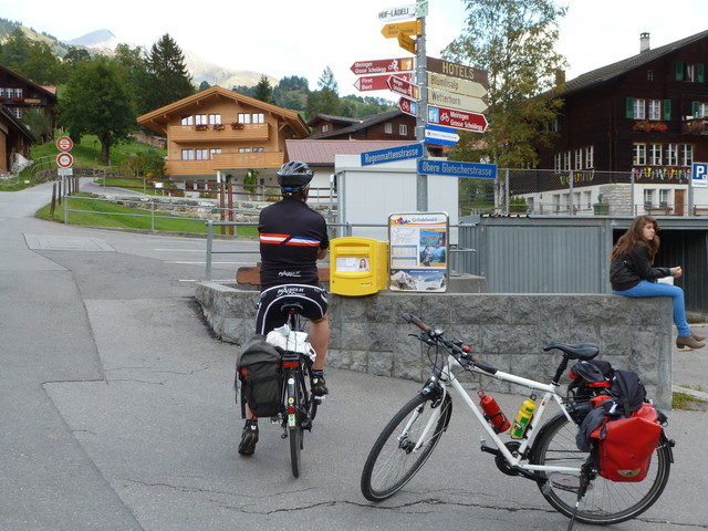 Abzweig zur Alp Grindel von der Großen Scheidegg Straße