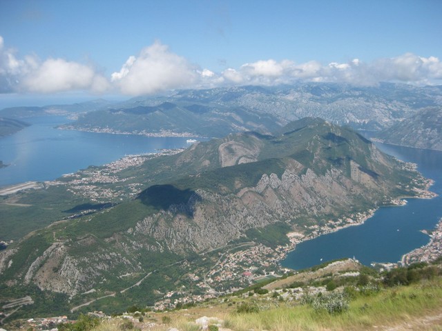 Die Bergkette zwischen Kotor und Budva