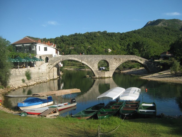 Die Brücke von Rijeka Crnojevic