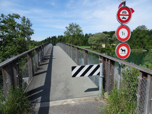 Kleine Brücke über die Aare zwischen Niederried und Radelfingen 