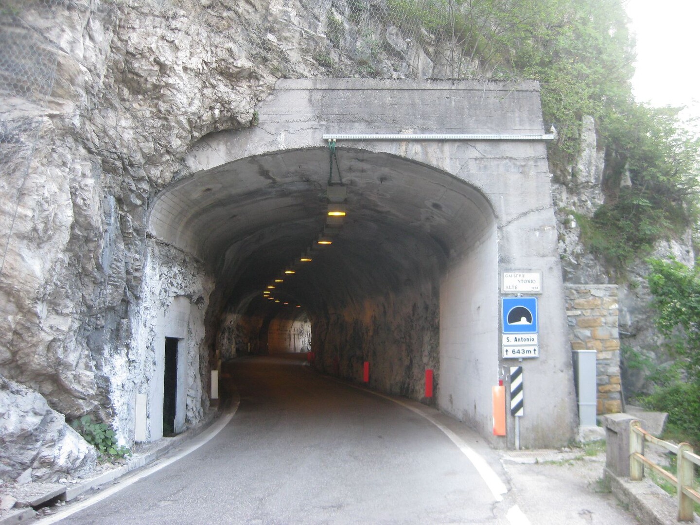 Erster Tunnel