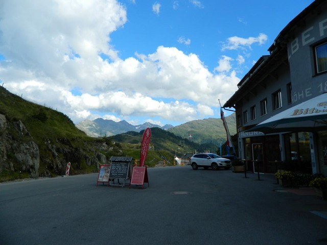 Arlberg, Passhöhe. Blick Richtung Landeck (Ostseite)