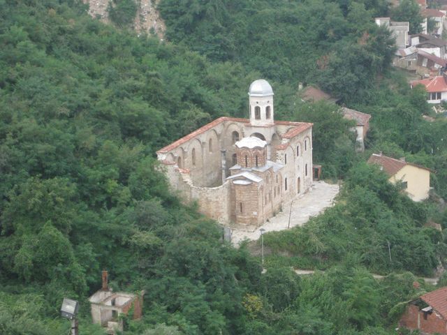 Ruine einer serbisch-orhodoxer Kirche