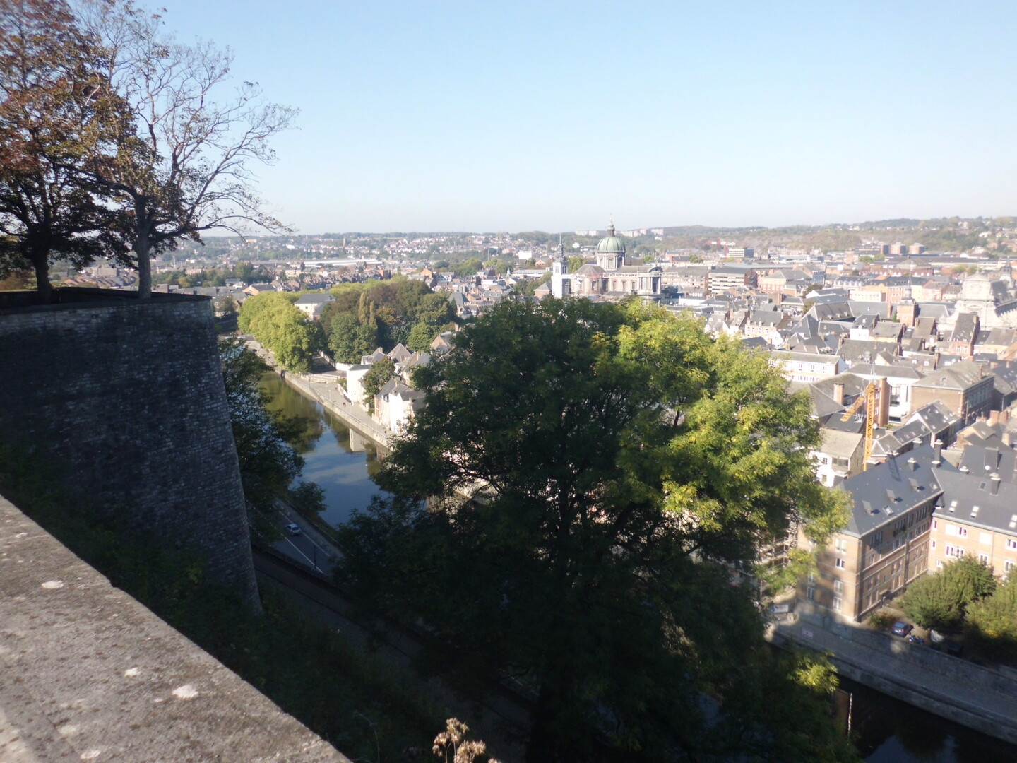 Blick auf die Innenstadt/Altstadt von Namur mit der Kathedrale Saint-Aubain im Mittelpunkt