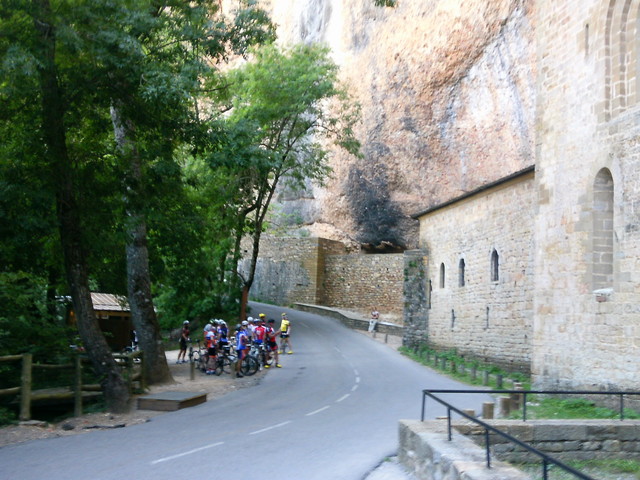 Altes Kloster hinter der Kurve beginnt der Schlussanstieg mit reichlich Prozenten für Kletterkünstler.