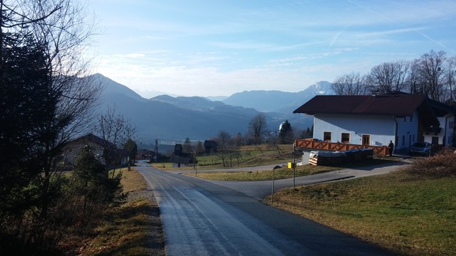 Blick von der äußeren Rengerbergstraße über das Salzachtal