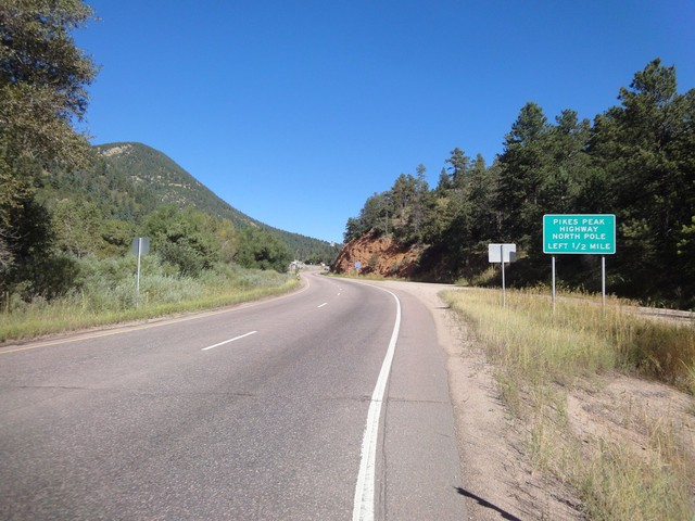 Anfahrt von Colorado Springs über die US 24 vorm Abzweig zu Pikes Peak.