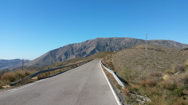 Die Sierra de Lújar von der Straße nach Haza del Lino.