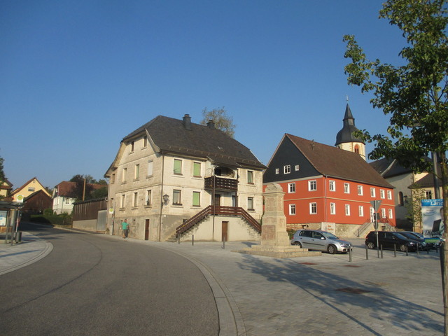 Am Dorfplatz in Rothenkirchen