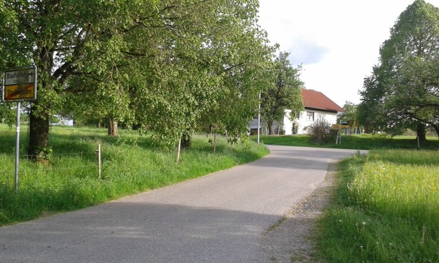 Starkenhofen von Gospoldshofen, vorne links.