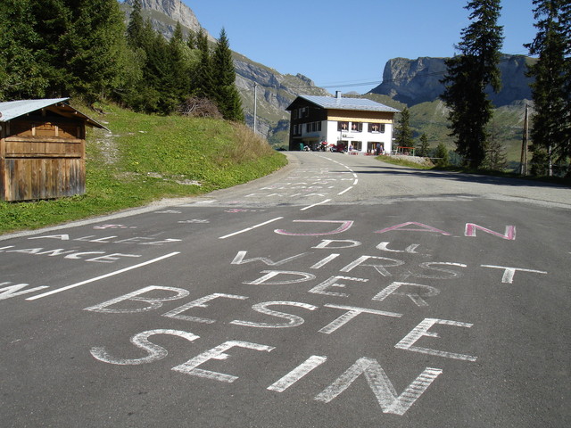 Die Hinterlassenschaften der 10. Etappe der Tour de France 2005 (Grenoble-Courchevel)
