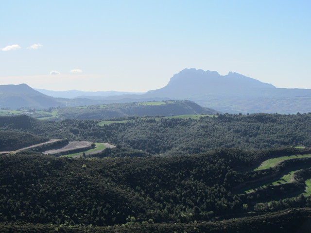 Von Igualada: Blick zum Montserrat.