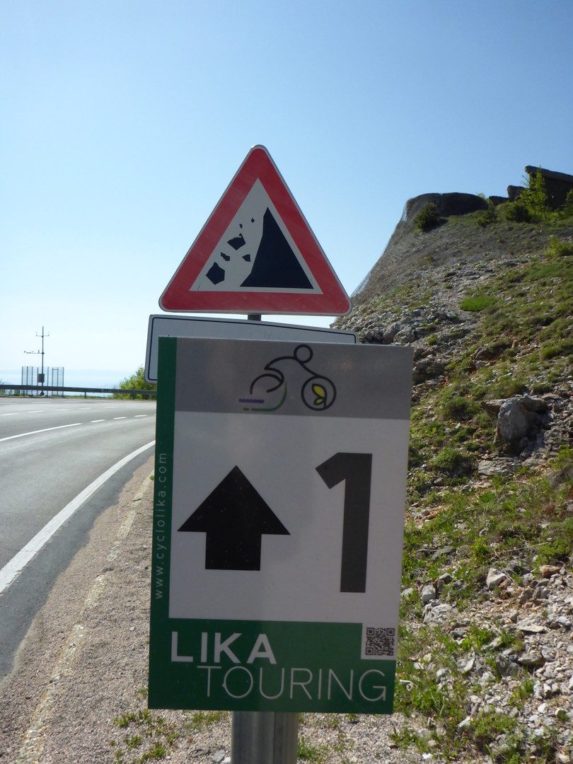 Über den Vratnik führt ein markierter Radweg