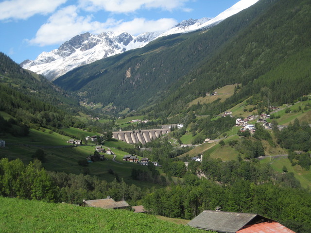 herrliches Val Grosina, Staumauer bei Fusino