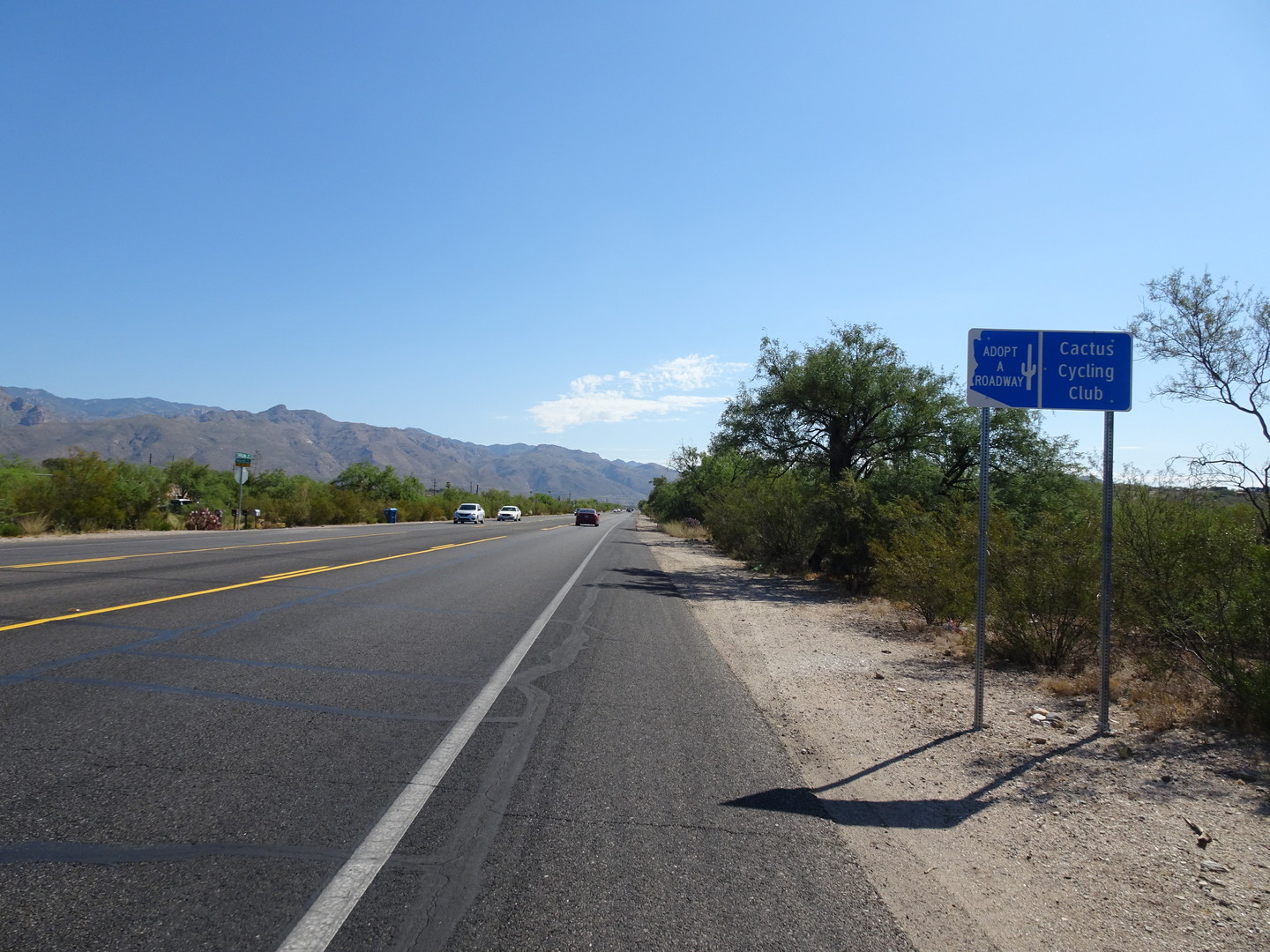 Der Cactus Cycling Club begrüßt uns auf dem East Catalina Highway, noch vor Beginn der eigentlichen Auffahrt.