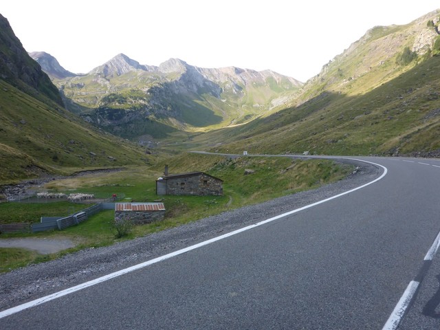 Blick zum Pyrenäen-Hauptkamm (Pic de Marioule 2586 m)