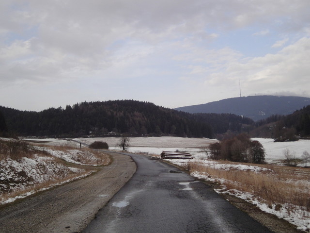Südwestauffahrt mit dem Bleßberg im Blick