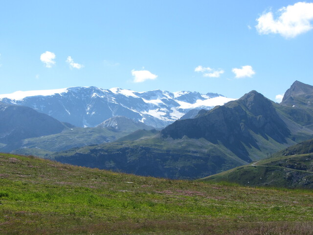 Über Courchevel: Das Gletschergebiet der östlichen Vanoise.