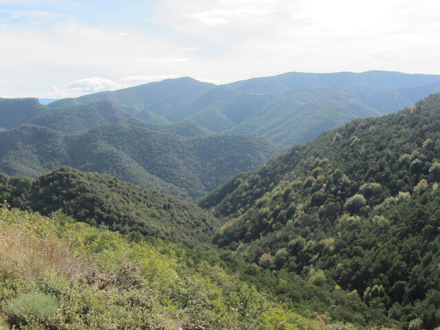 Von Isona: Abgeschiedene Berge hinter dem Coll de Faidella.