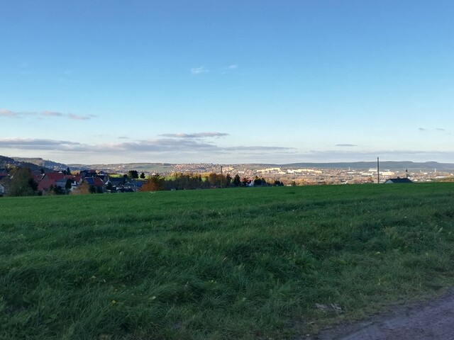 Die Aussicht vom Hochpunkt auf Ilmenau.