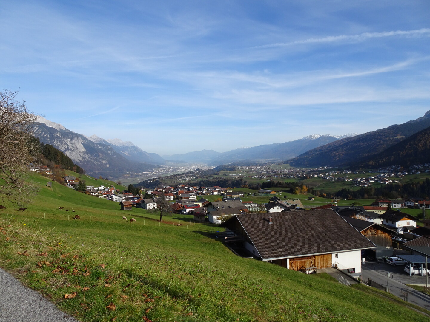 Blick aufs Mittelgebirge und Innsbruck