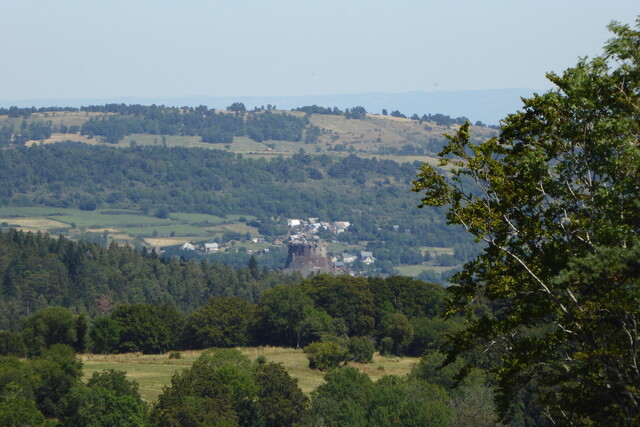 Cascade du Cheix (NO) Burg Murol.