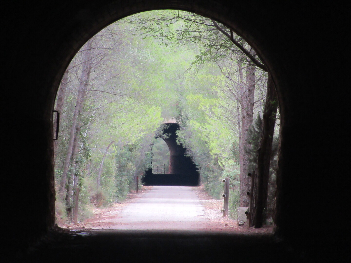 weiterer Tunnel