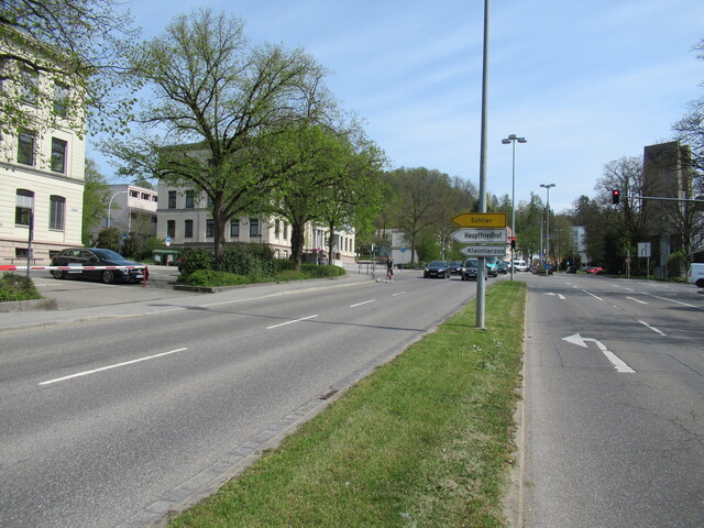 Wilhelmstraße/B32 hier links
