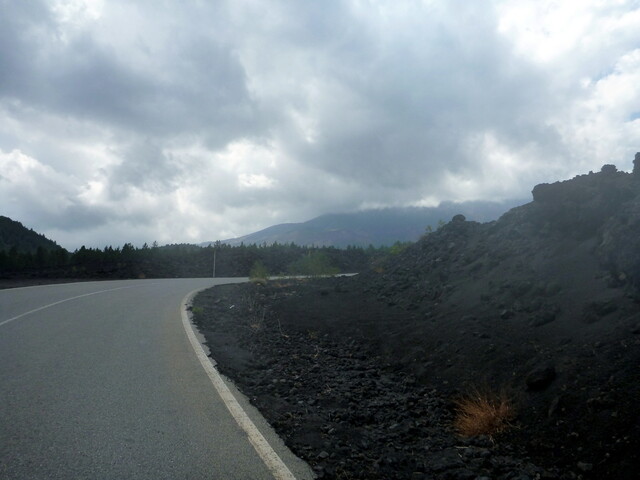 Nach dem Hauptanstieg in den Lavafeldern von 2002