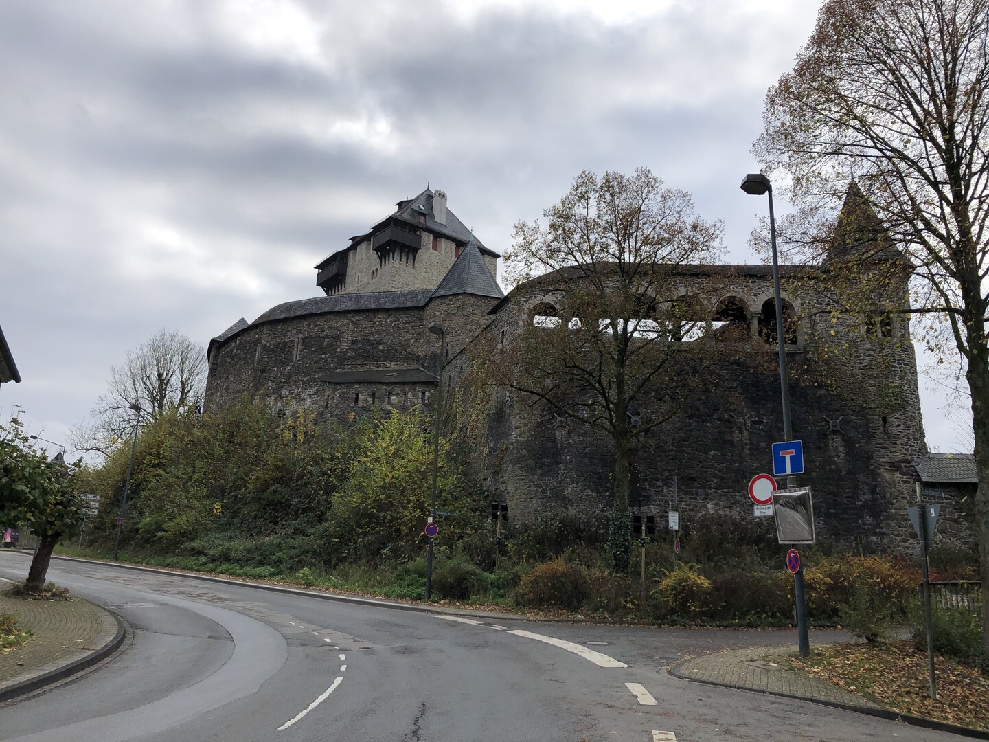 Schloss Burg (N) Schloss Burg in Sicht (IMG 0337).