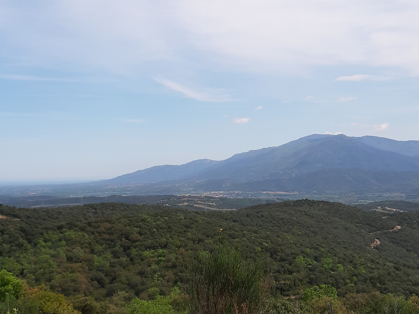 Süden: Blick auf die Serra d'Albera, links Richtung Mittelmeer.