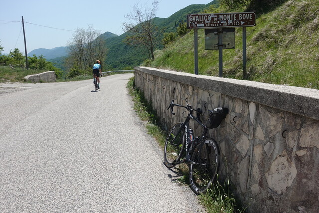 Die Passhöhe des Valico di Monte Bove.