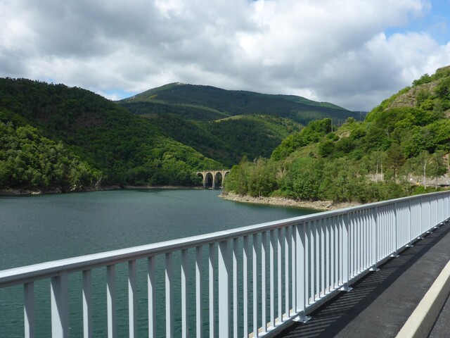 Brücke über den Stausee Lac de Villefort