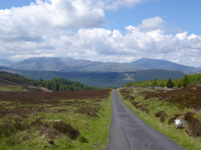 Norden: Blick auf die zentralen Highlands. Der Berg rechts heißt glaube ich Schiehallion und ist überregional bekannt.