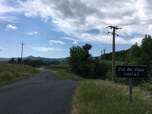 Col de Joux (O) Passhöhentafel - rechts hinunter nach Saint-Martial ... (IMG 5790).