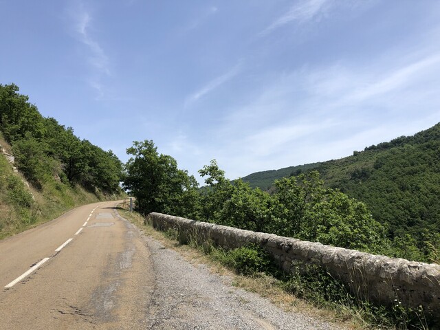 Col du Benas (NO) Ausgesetzte Trasse hinter der zweiten Rechtskehre (IMG 0805).